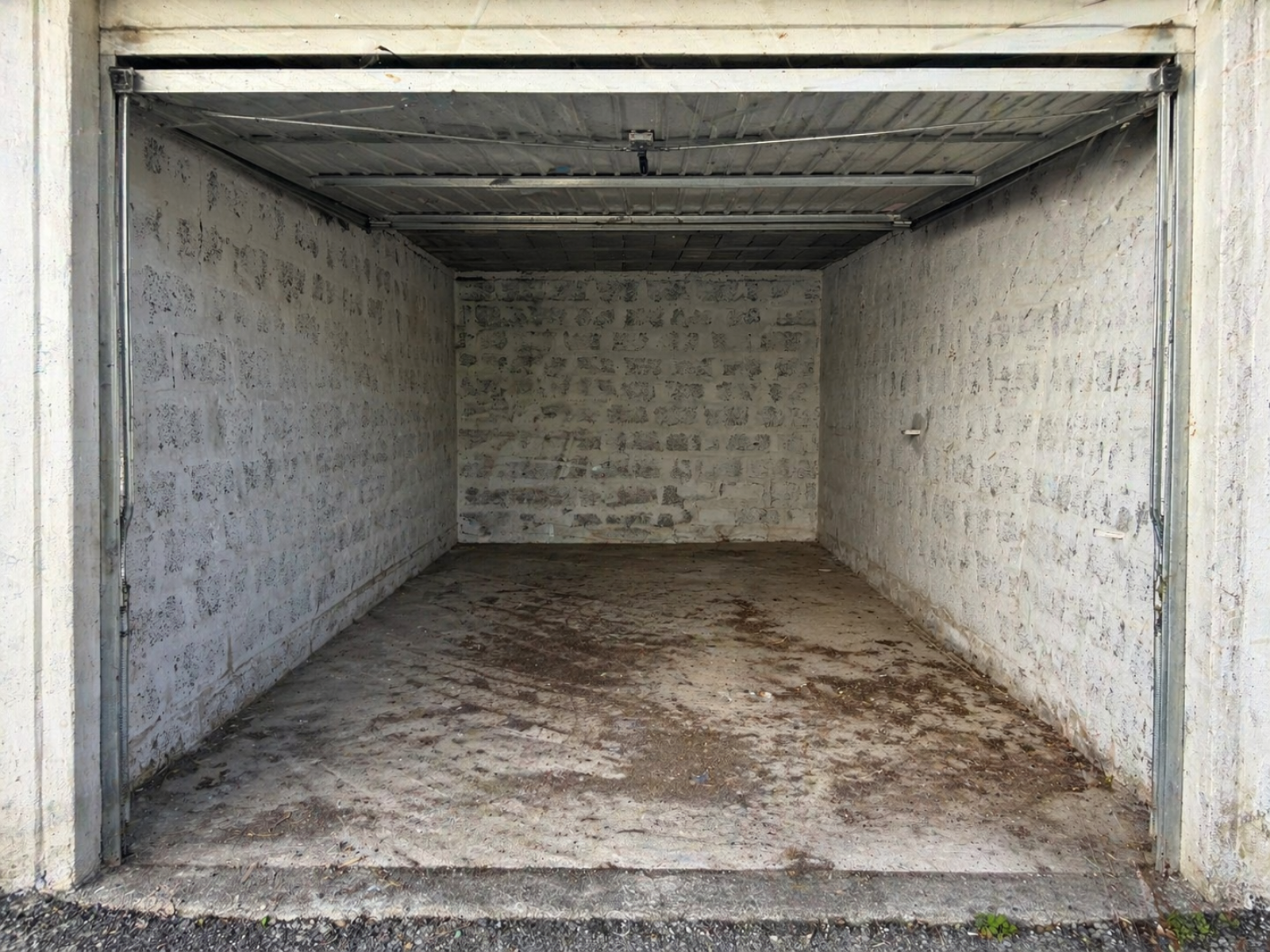 Image_, Garage, Avignon, ref :LUI26