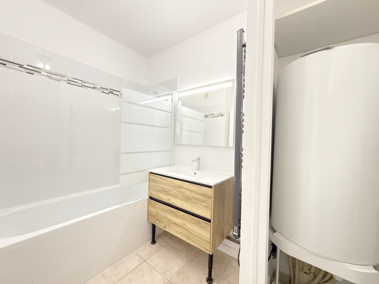 Image_, Appartement, Bédarrides, ref :WEH192