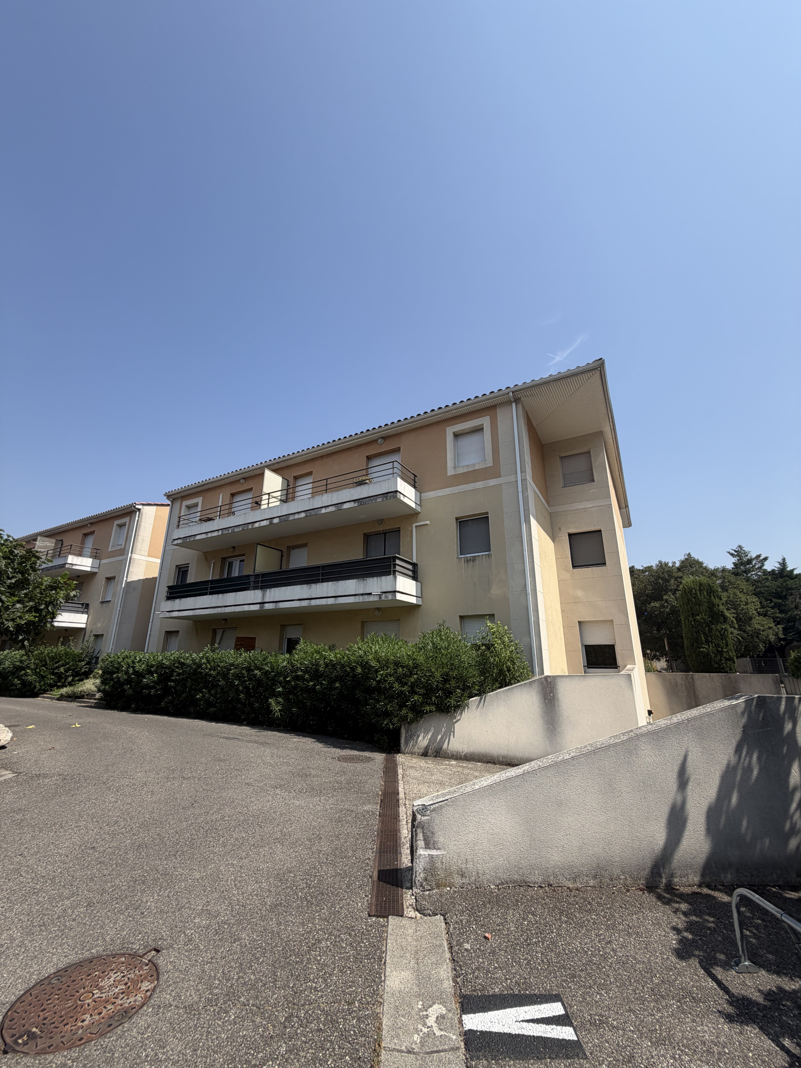 Image_, Parking, Avignon, ref :Hol 26